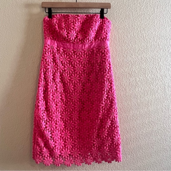 Lilly Pulitzer Dresses & Skirts - Lilly Pulitzer Bowen Strapless Pink Eyelet Dress Size 2